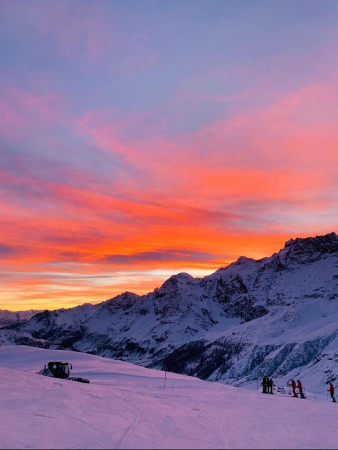 Giomein Sporting Red House Breuil-Cervinia Esterno foto